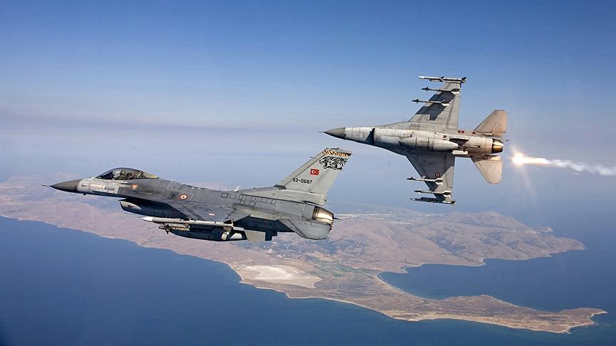 ВВС Турции нанесли удары по позициям террористов 
