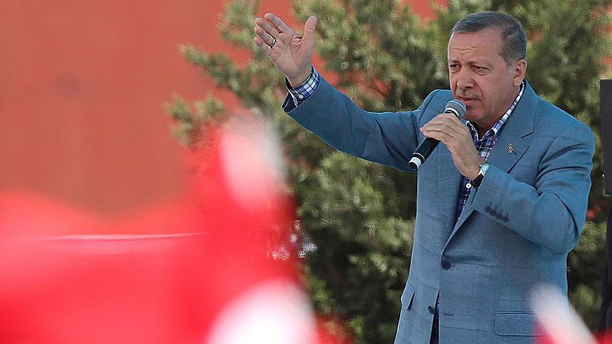 Cumhurbaşkanı Erdoğan: Bayanlara hakaret etmekle prim yapmıyor siyaset