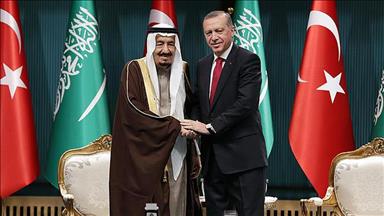 Turkish president, Saudi king meet amid regional crises