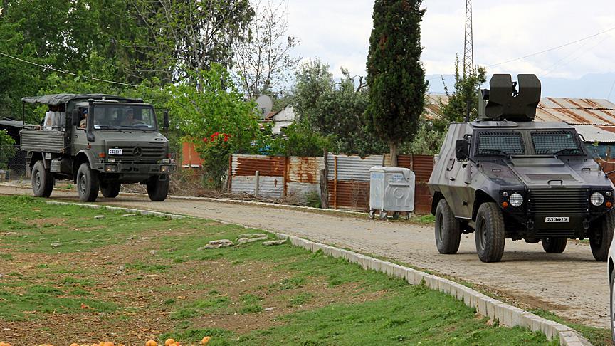 Prison officer 'complicit in death of Turkish murderer'