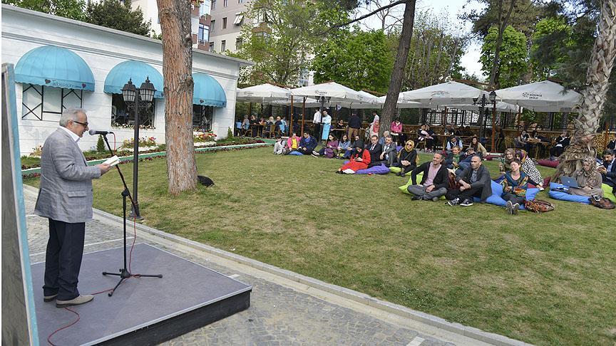 Üsküdar'da 'Şiir Sokakta'