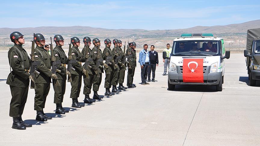 Mardin'de şehit askerler için tören