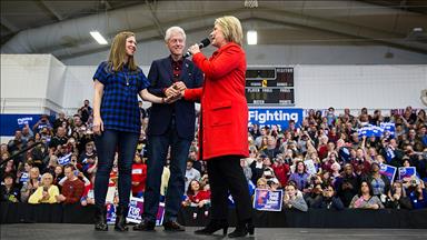 Clintonlardan New York'ta aile boyu seçim kampanyası