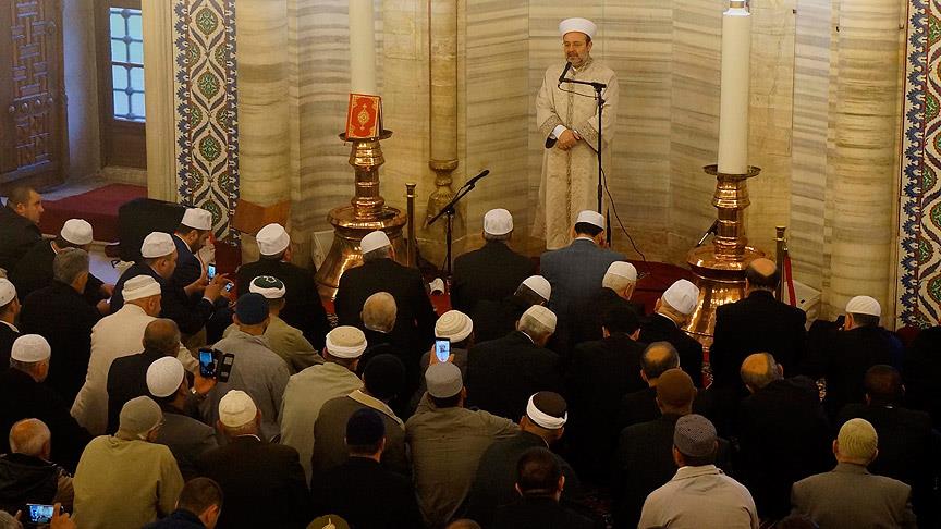 Diyanet İşleri Başkanı Görmez Selimiye'de sabah namazını kıldırdı