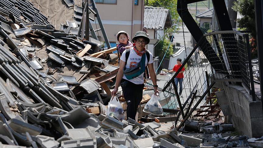 Japonya'da son 24 saatte 400'den fazla artçı deprem