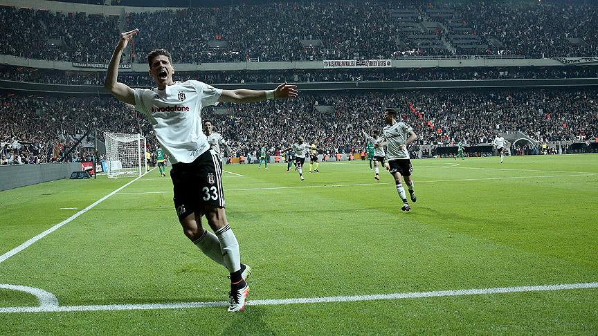 Beşiktaş Gomez'le kazanmaya devam ediyor