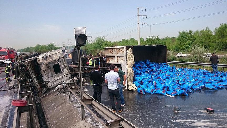 TEM Otoyolu'nda trafik kazası: 1 ölü, 4 yaralı