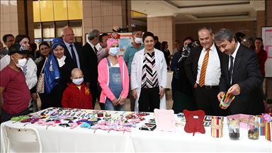 Tedavileri sürerken sanatla da ilgilendiler