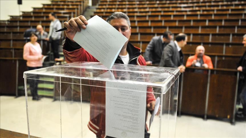Serbia votes in snap elections