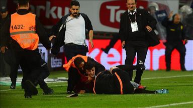 Trabzonspor-Fenerbahçe maçı tatil edildi