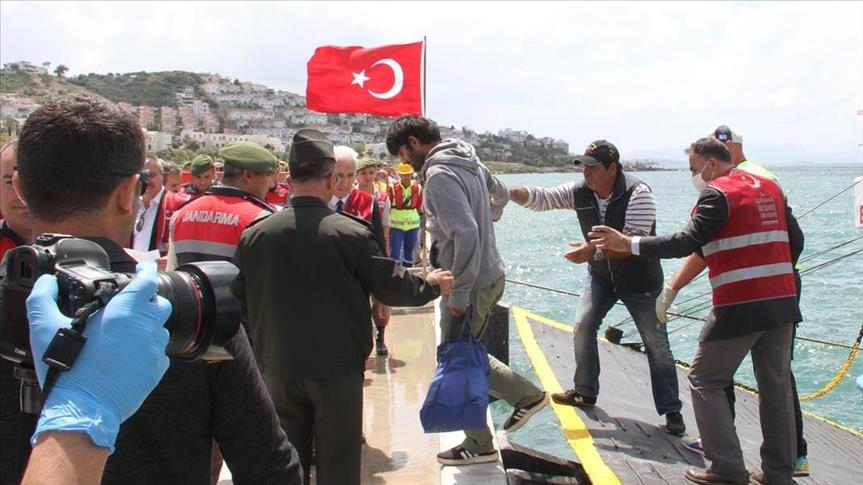 More migrants land in Turkey under refugee deal