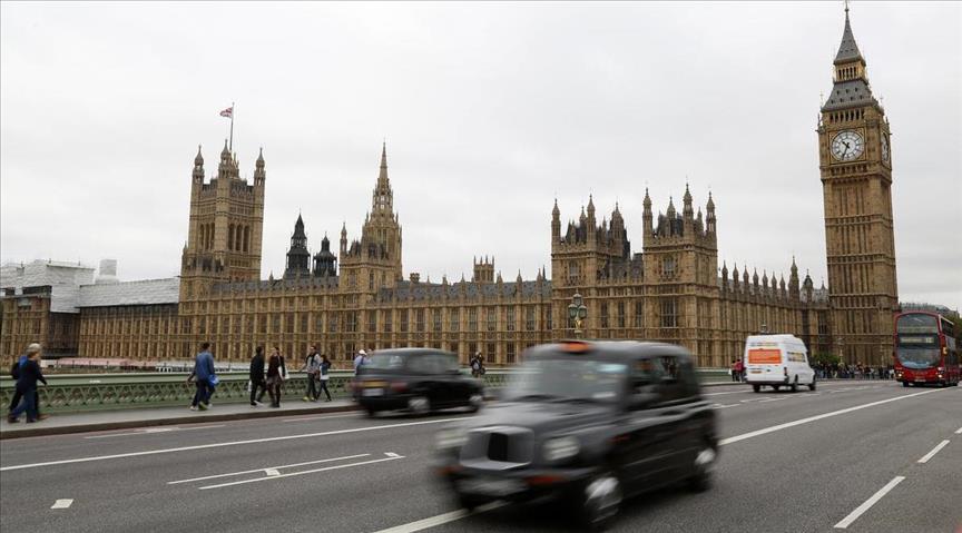 Ex-London mayor suspended over Hitler comment