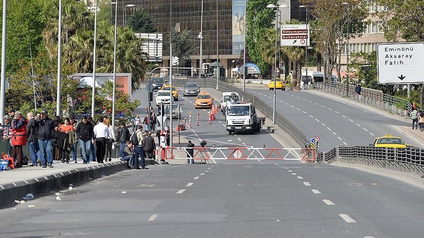 Taksim Meydanı'na çıkan bazı yollar trafiğe kapatıldı