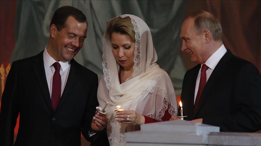 Vaskrs u Moskvi: Liturgiji prisustovali Putin i Medvedev