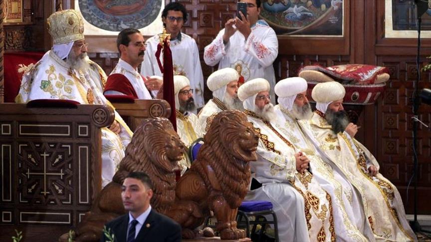 احتفالات "عيد القيامة" بمصر...ترانيم تردد وأجراس تقرع