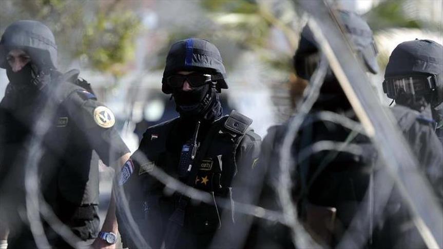 Egypt puts gag order on police raid on reporters union