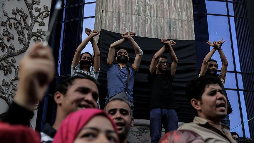 Journalists' protests a 'further threat to Sisi'