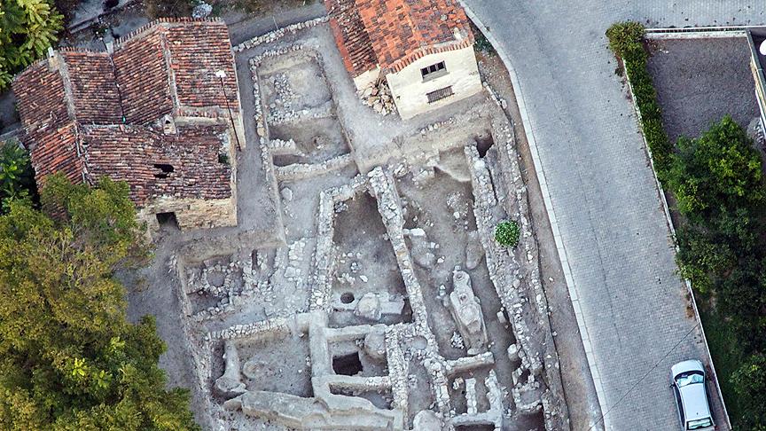 Çeşme'deki kazıda 'Santorini' izleri