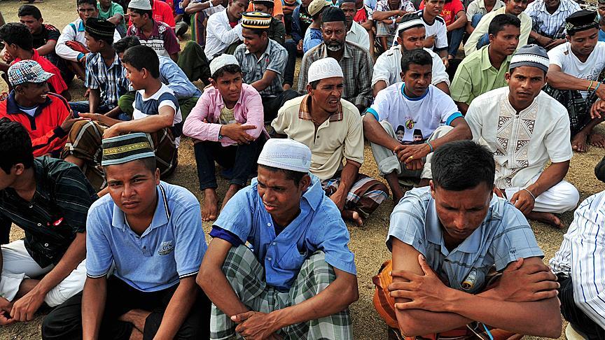 Myanmar gov’t bows to nationalist protest on 'Rohingya'