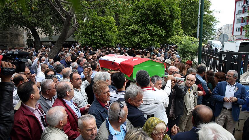 'Eski dostlar'ın bestekarı son yolculuğuna uğurlandı