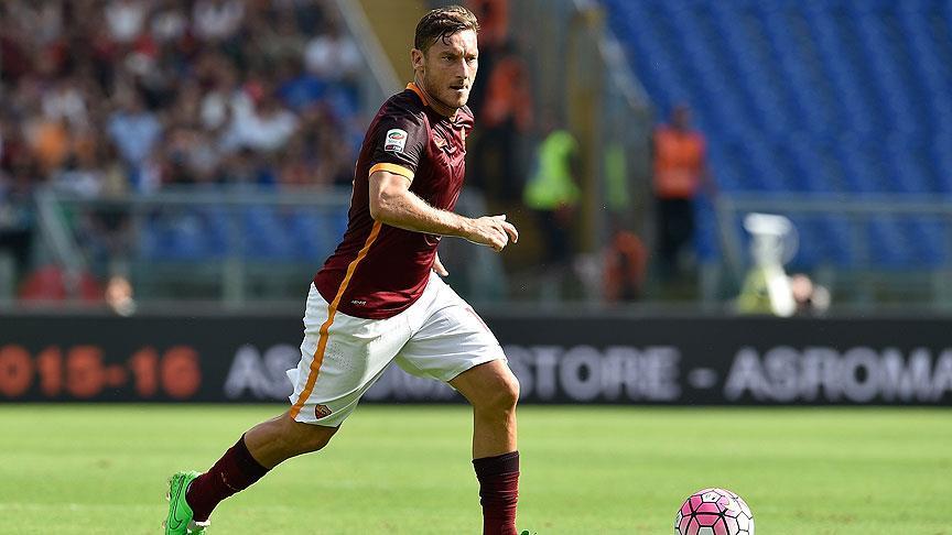 Roma'da Totti imzaya yakın