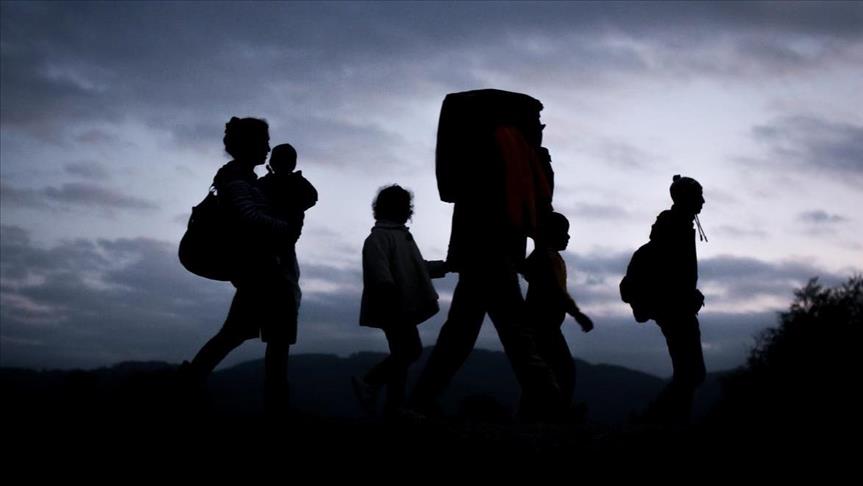 PNG says allows migrants to leave detention during day