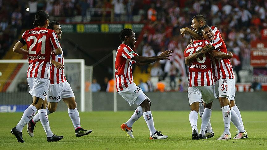 Antalyaspor farklı yendi