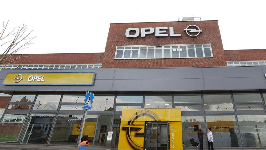 Opel'de 'egzoz emisyon hilesi' iddiası