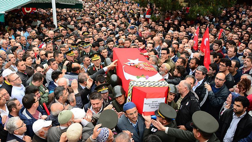Pilot Üsteğmen Şahan ile Uzman Çavuş Kapucu son yolculuğuna uğurlandı