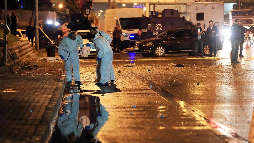 İstanbul'da üst geçit altında patlama