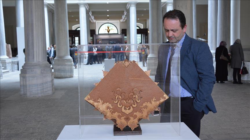 نمایشگاه آذرنگاری احد سعدی، هنرمند ایرانی در دانشگاه استانبول