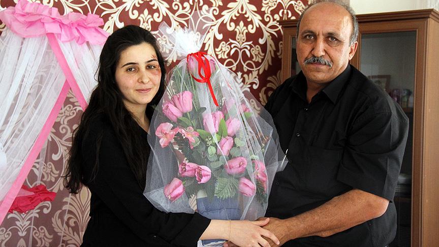 Bayılan hamile kadını hastaneye yetiştiren şoföre plaket verildi