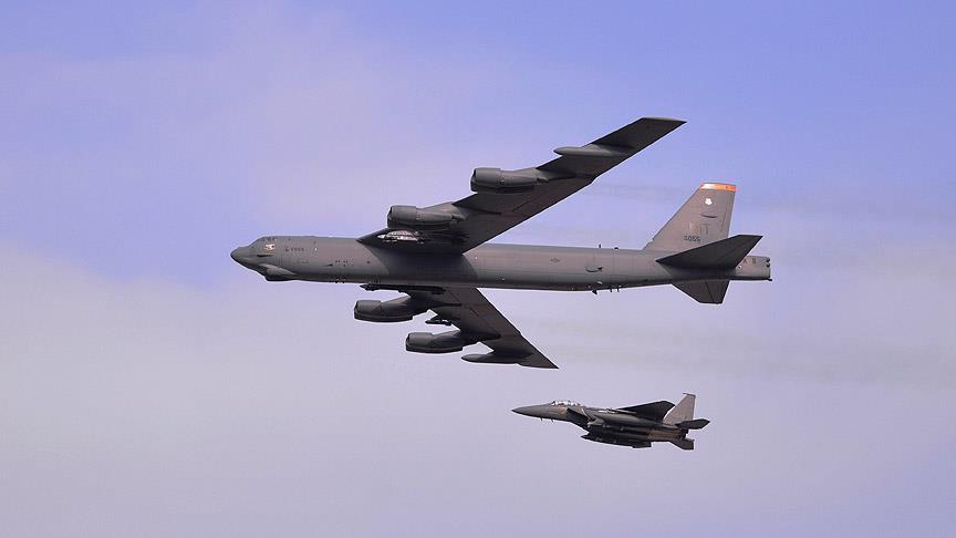 Guam Adası'nda ABD'nin B-52 bombardıman uçağı düştü