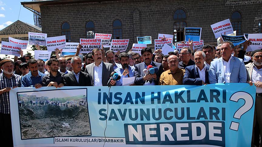 Diyarbakır'da STK'lar PKK'nın Dürümlü katliamını protesto etti