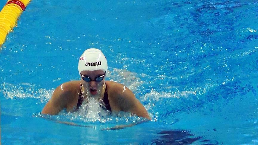 Турецкая плавчиха вышла в полуфинал на Чемпионате Европы по плаванию