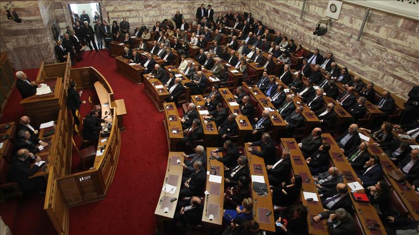 Greece's tax reform vote to pile pressure on government
