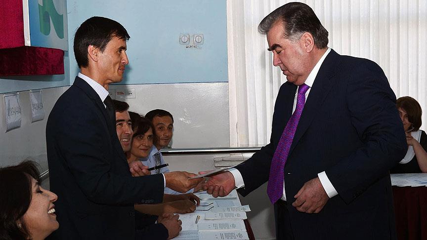 Tacikistan'da anayasa referandumu