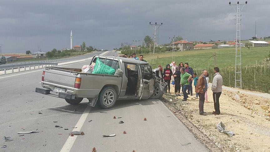 Karaman'da trafik kazası: 12 yaralı