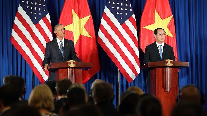 US lifts arms sale ban on Vietnam