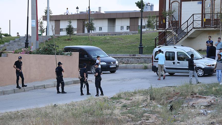 Gaziantep'teki 'hücre evi'nde aramalar sürüyor
