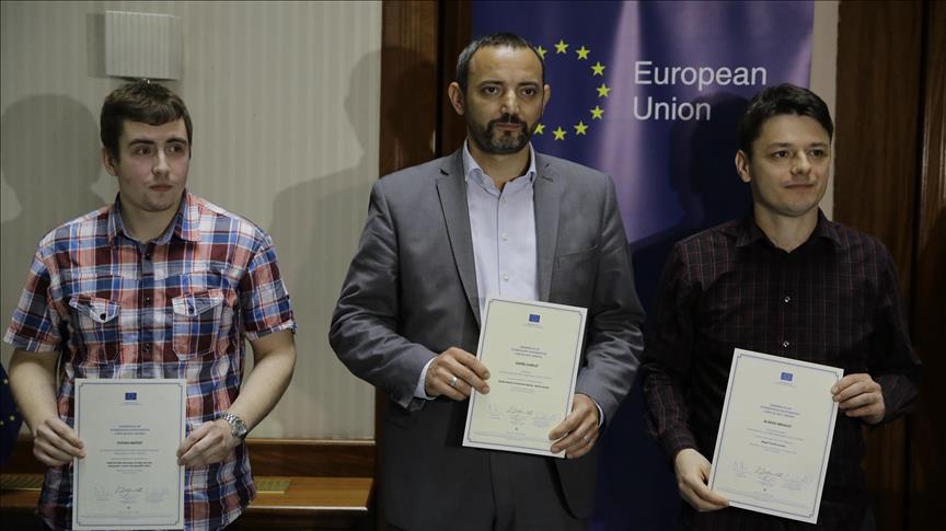 Dobitnici nagrada EU za istraživačko novinarstvo Siniša Vukelić, Aladin Avdagić i Stefan Mačkić 