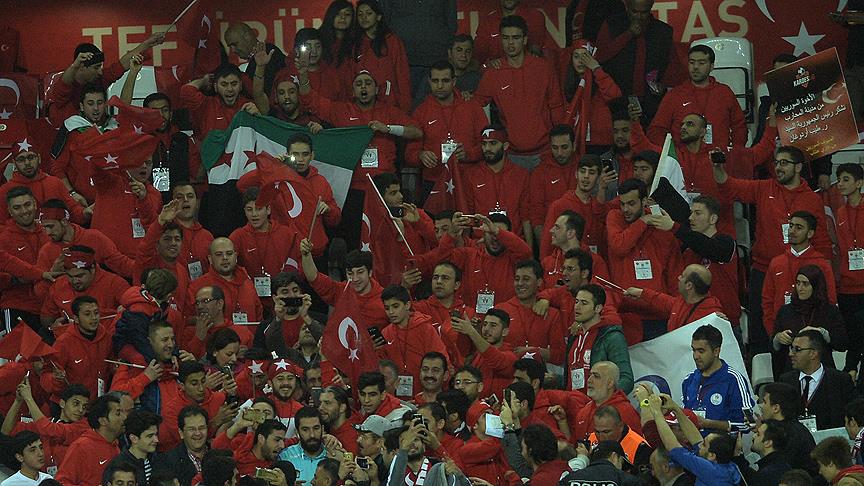'Türkler her zaman her yerde takımlarını yürekten destekliyor'