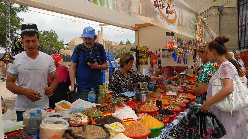Özbekistan'da İpek ve Baharat Festivali başladı 