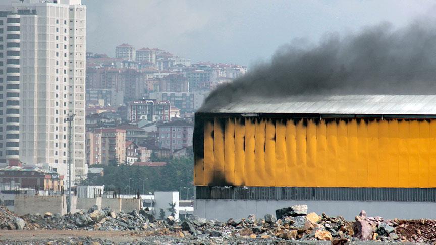 Tuzla tersaneler bölgesinde yangın