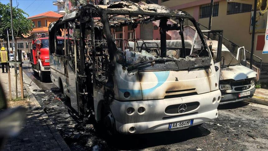 Izgorio autobus u Albaniji: Jedna osoba poginula, 12 povrijeđenih