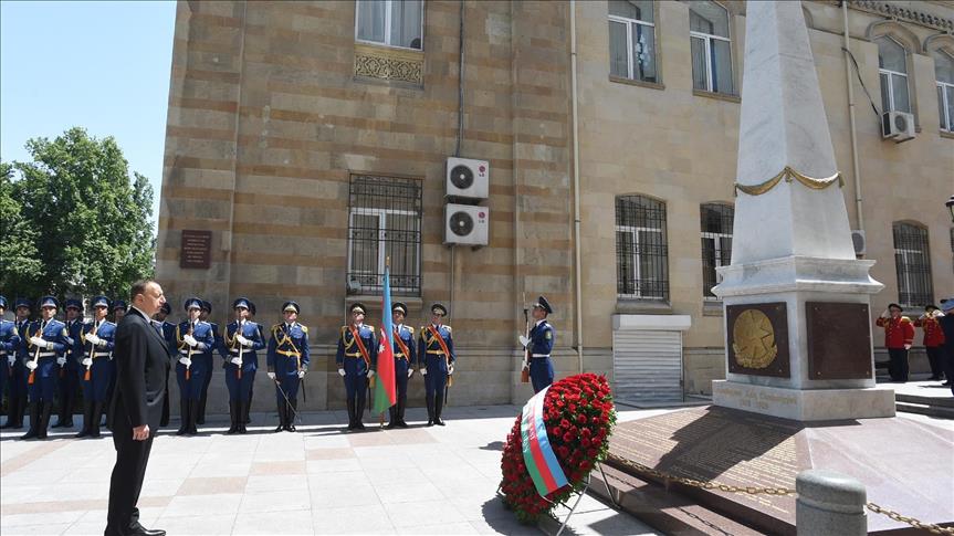 Президент Азербайджана принял участие в мероприятиях по случаю Дня Республики