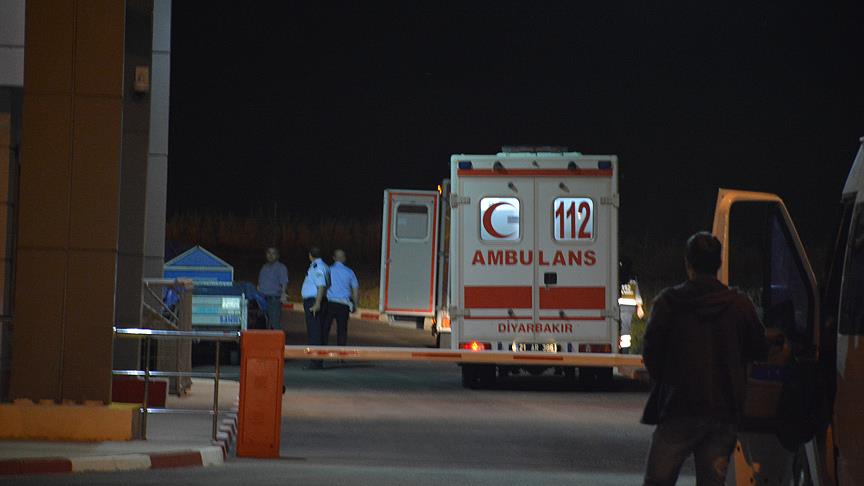 Kulp'ta bomba yüklü araçla saldırı: 6 yaralı