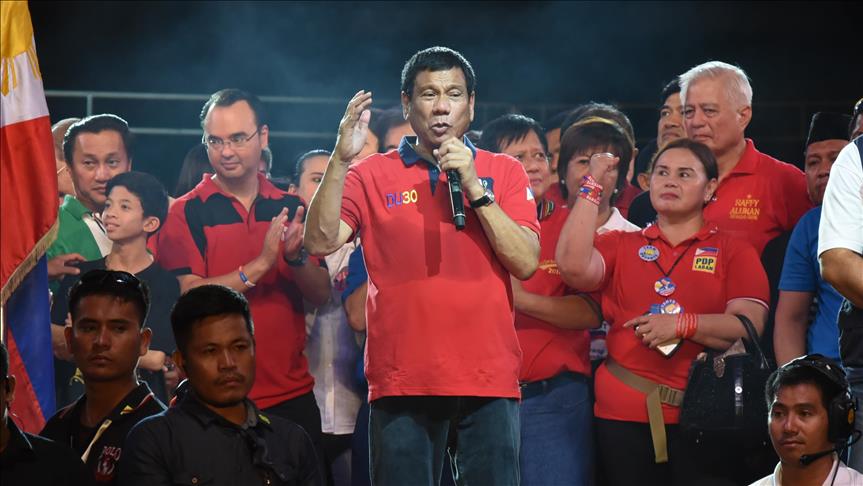 Philippine ex-rebels praise Duterte offer to meet chief
