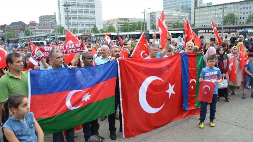 أتراك يتظاهرون في ألمانيا رفضًا لقرار برلمانها بشأن "المزاعم الأرمنية"