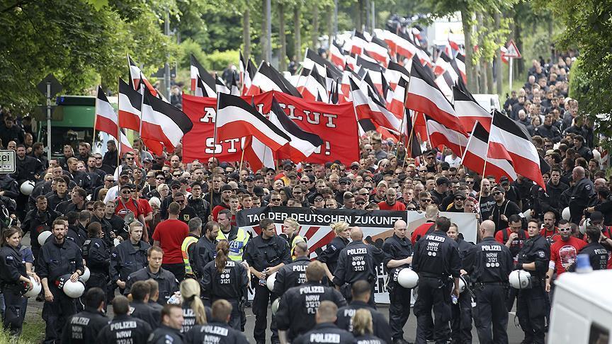 В Германии произошли столкновения антифашистов с полицией